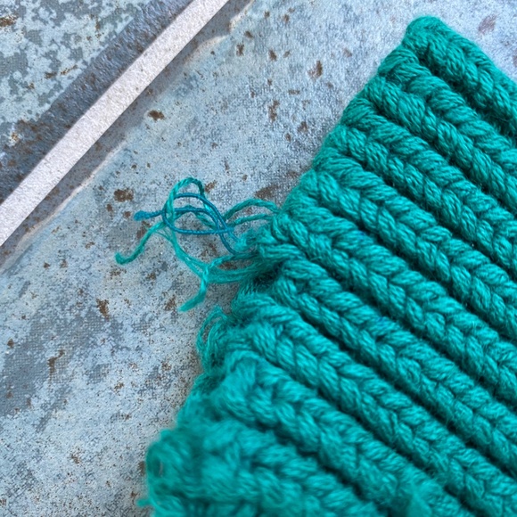 90's Gap Cozy Cotton/Ramie Boxy Unisex Sweater - Picture 7 of 8